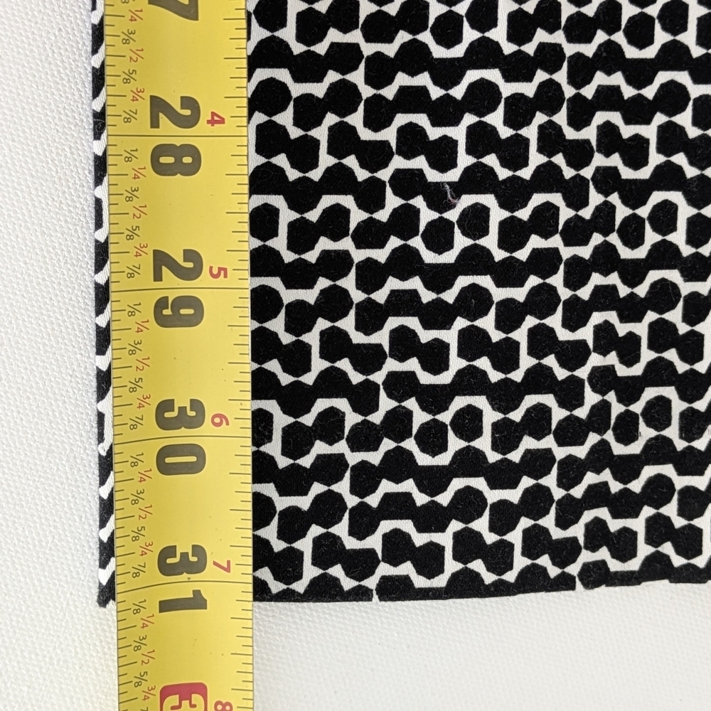 Calvin Klein EUC Stretchy Pants Women’s Sz 0 Black and White Geometric Slacks - Picture 9 of 11